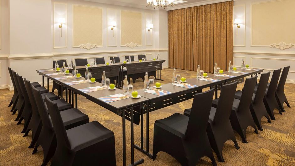 Melia Vinpearl Phu Ly Meeting