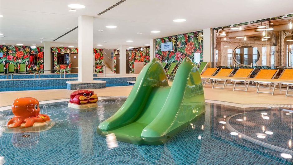 Moevenpick BalaLand Resort Lake Balaton Pool