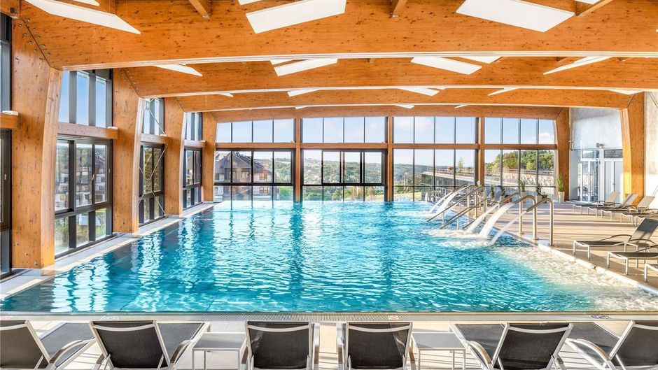 Moevenpick Resort and Spa Fruske Terme Pool