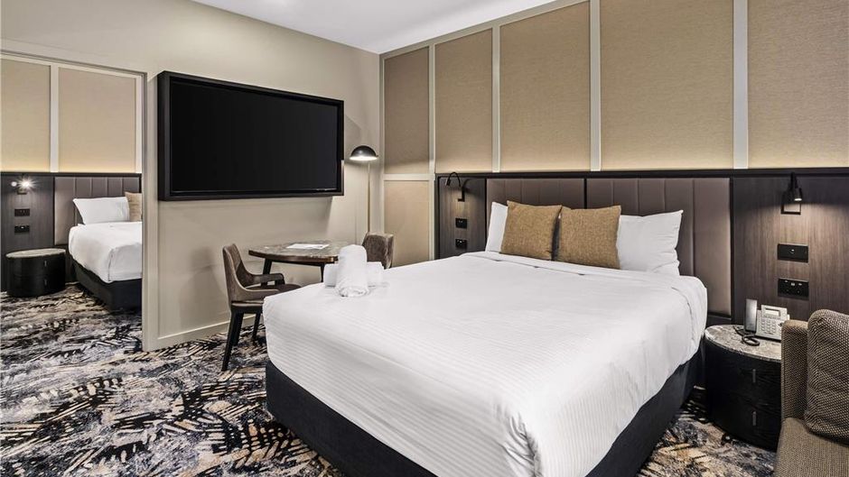 Mercure Pakenham Room