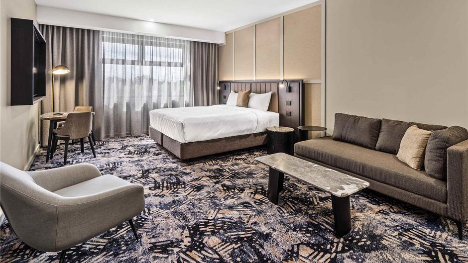 Mercure Pakenham Room
