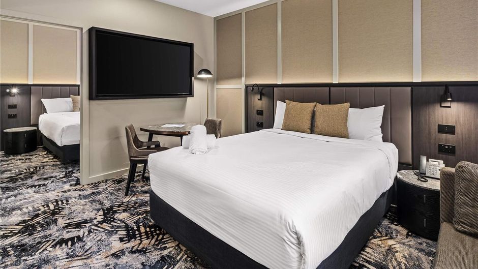 Mercure Pakenham Room