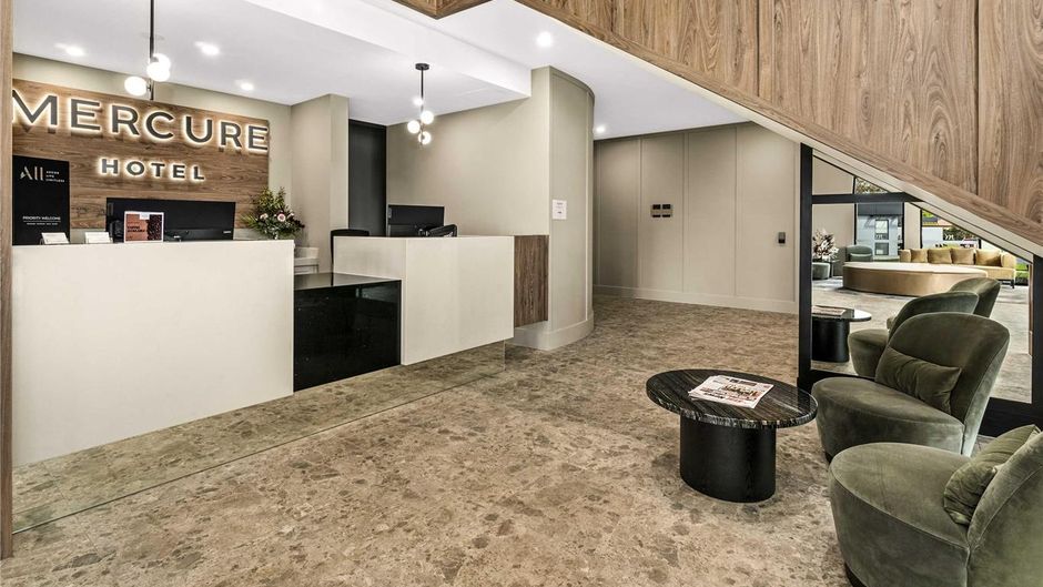Mercure Pakenham Exterior