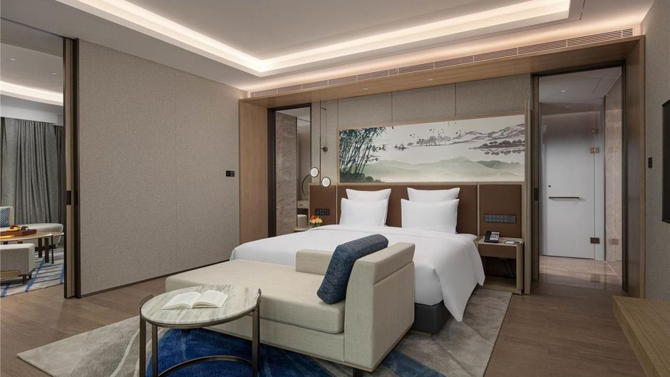 Pullman Huai'an Falcon Suite