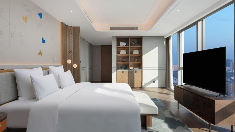 Pullman Huai'an Falcon Suite