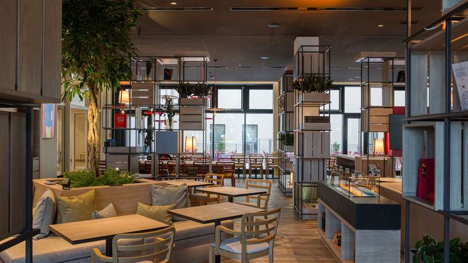 IntercityHotel Berlin Airport BER T 1+2 Lobby