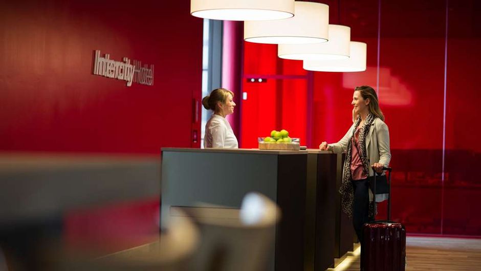 IntercityHotel Berlin Airport BER T 1+2 Lobby