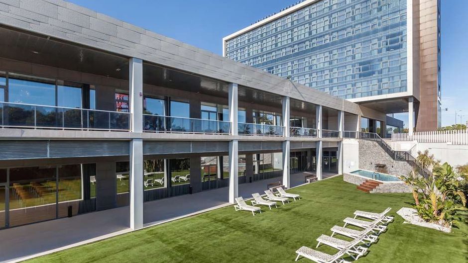 Azz Valencia Congress Hotel & Spa Exterior