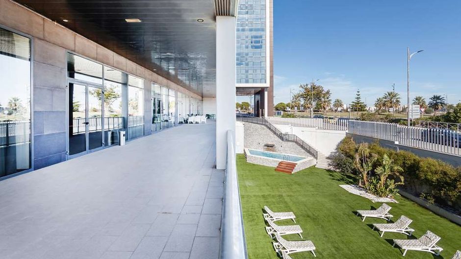 Azz Valencia Congress Hotel & Spa Exterior