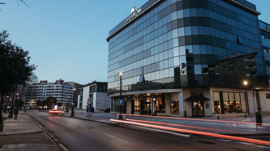 AZZ Asturias Langrehotel Exterior