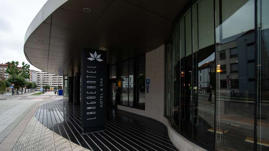 AZZ Asturias Langrehotel Exterior
