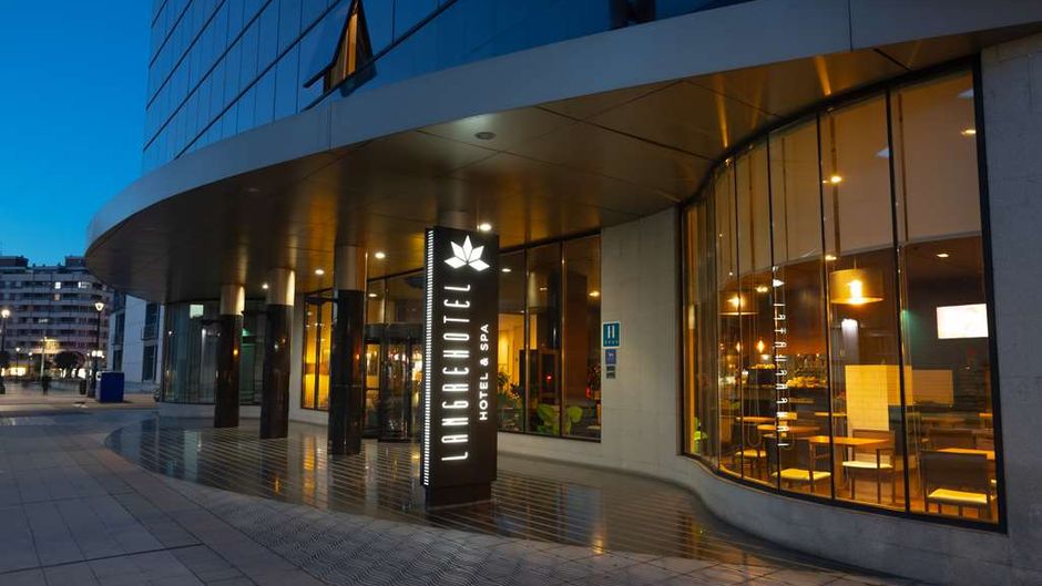 AZZ Asturias Langrehotel Exterior