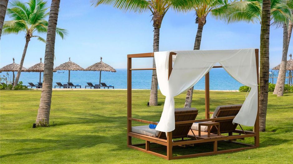 Wyndham Hoi An Royal Beachfront Resort Pool