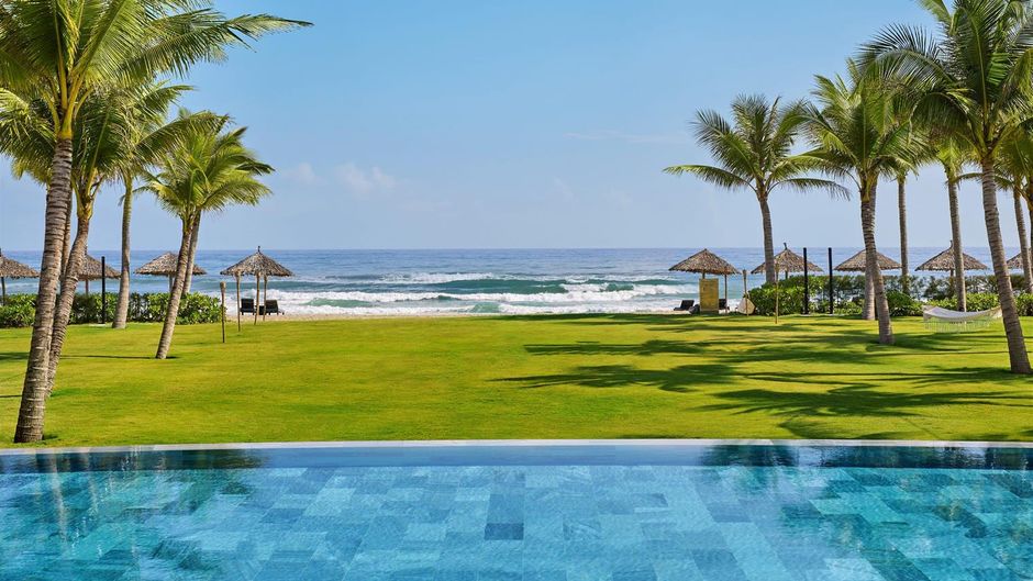 Wyndham Hoi An Royal Beachfront Resort Pool