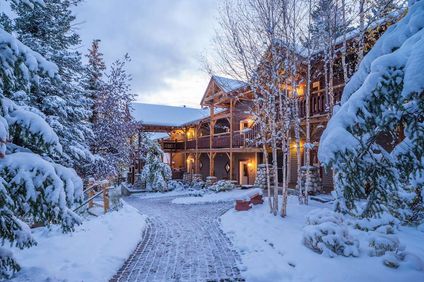 Buffalo Mountain Lodge