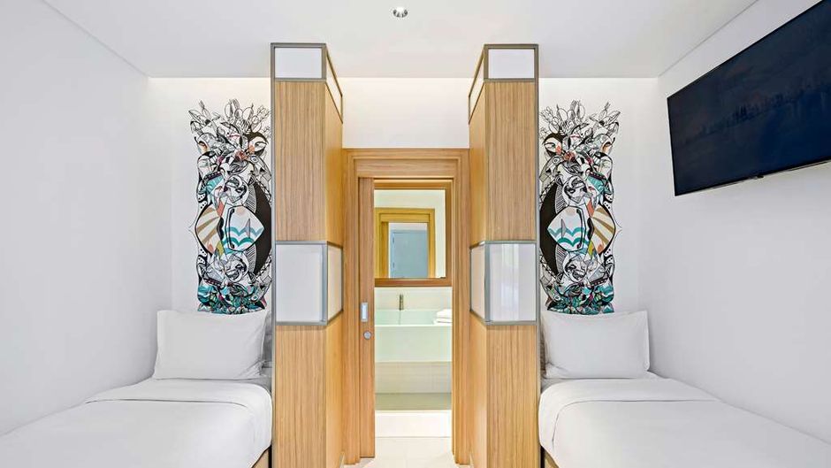 Fuwairit Kite Beach, Tapestry Collection Room