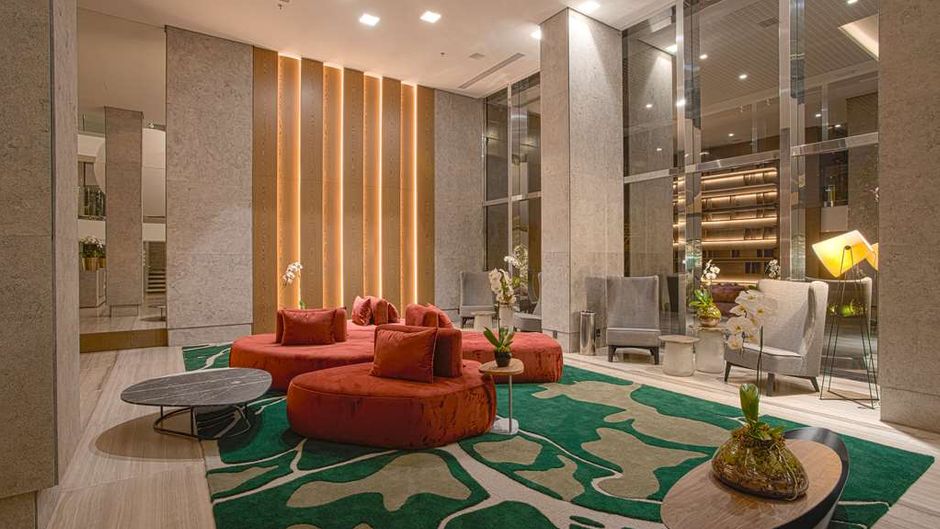 Suryaa Hotel Pinhais, Curio Collection Lobby
