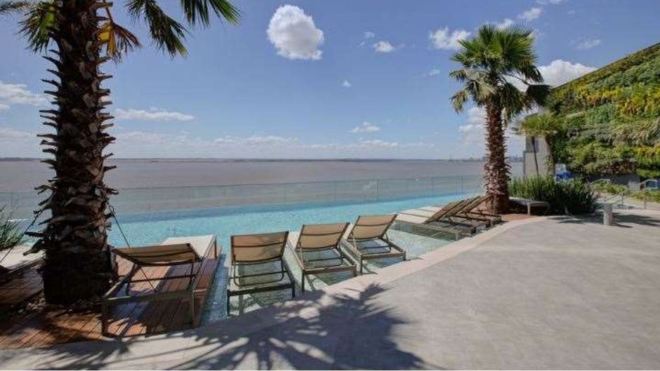 DoubleTree by Hilton Porto Alegre Pool