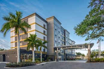 DoubleTree by Hilton Bradenton Airport
