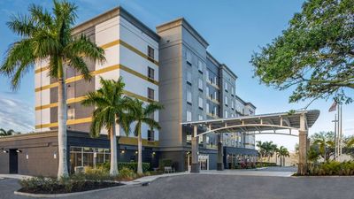 DoubleTree by Hilton Bradenton Airport