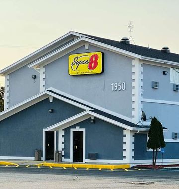 Super 8 by Wyndham Benton Harbor