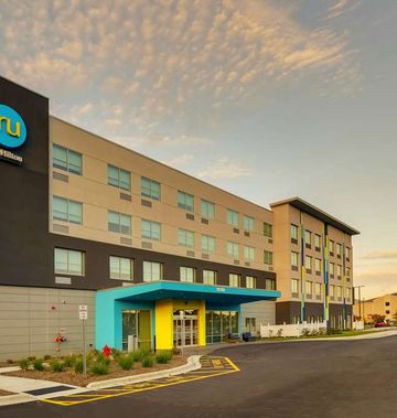 Tru by Hilton Smithfield I-95