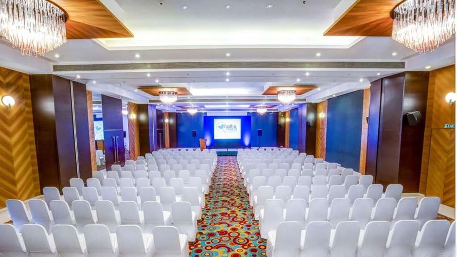 Hotel Radha Regent Bangalore Room