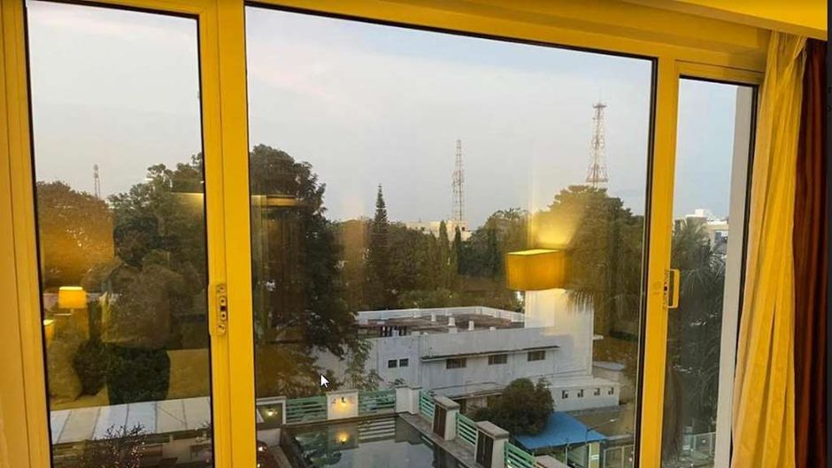 Hotel Radha Regent Bangalore Room