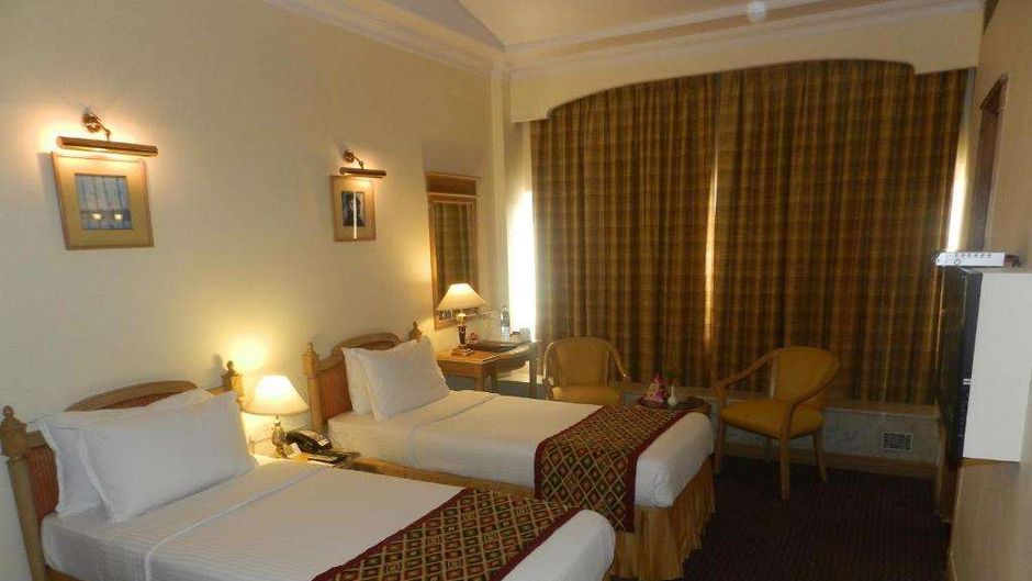 Fariyas Hotel Mumbai Room