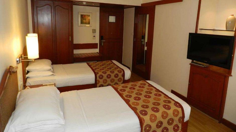 Fariyas Hotel Mumbai Room
