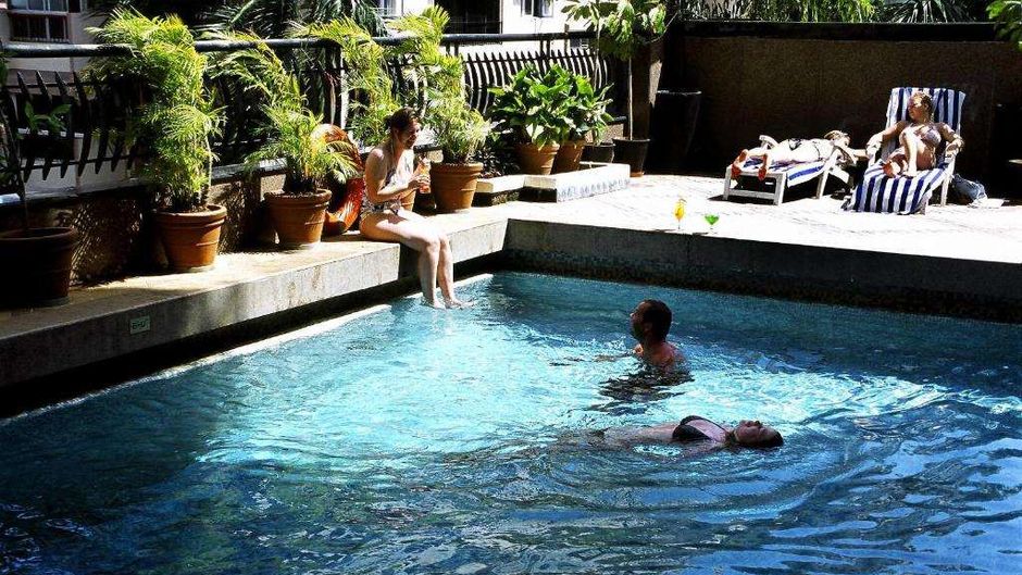 Fariyas Hotel Mumbai Pool