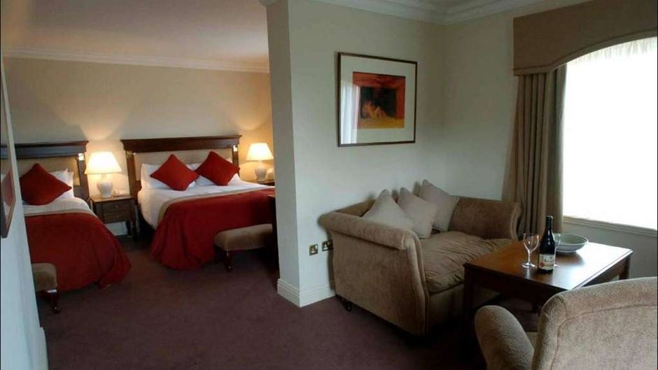 Old Ground Hotel Room