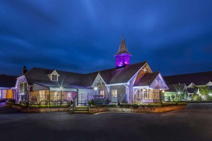 Treacys Oakwood Hotel