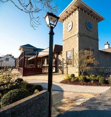 Treacys West County Hotel
