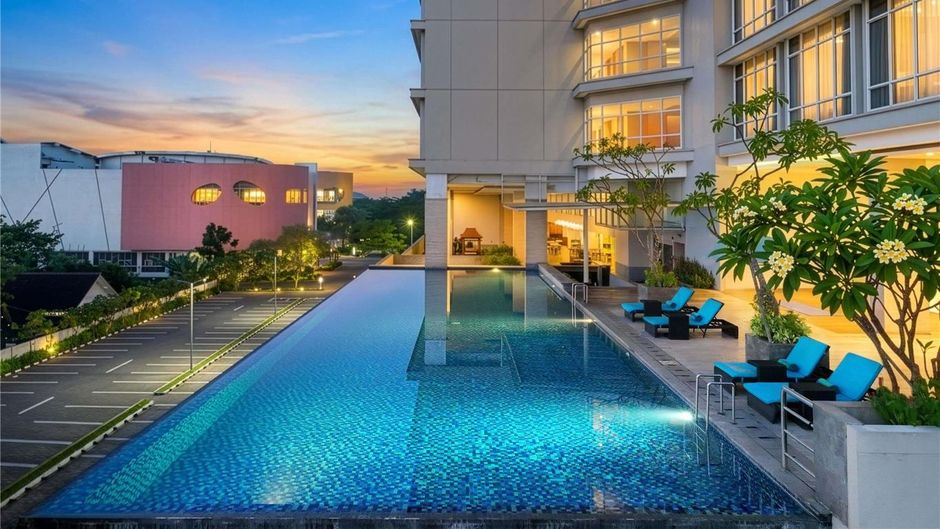 Grand Mercure Solo Baru Pool