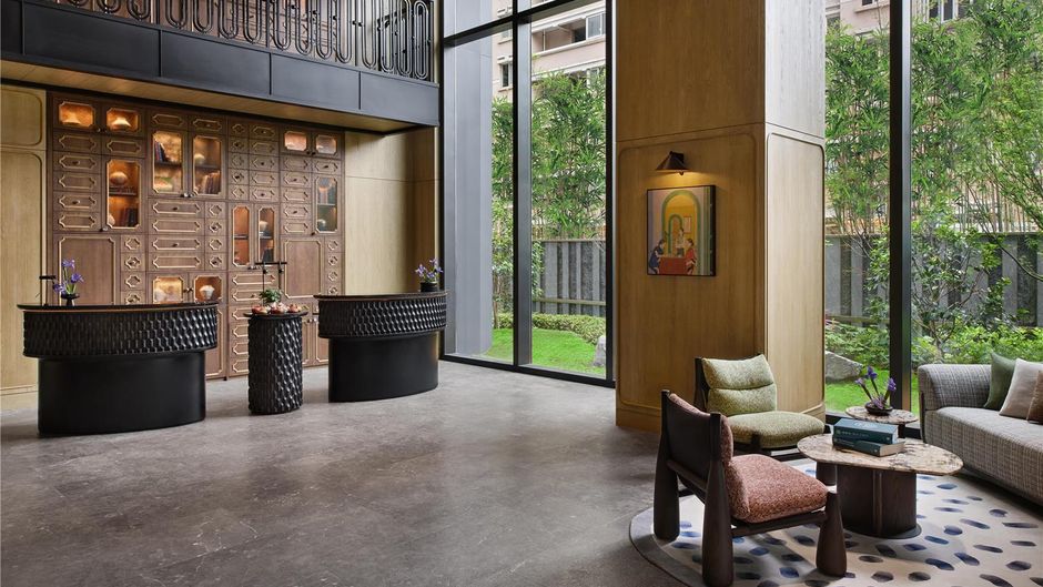 Xi Zhe Wuxi Curio Hilton Lobby