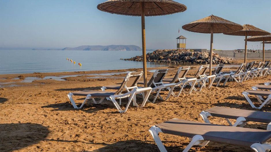 Marina Hotel Beach