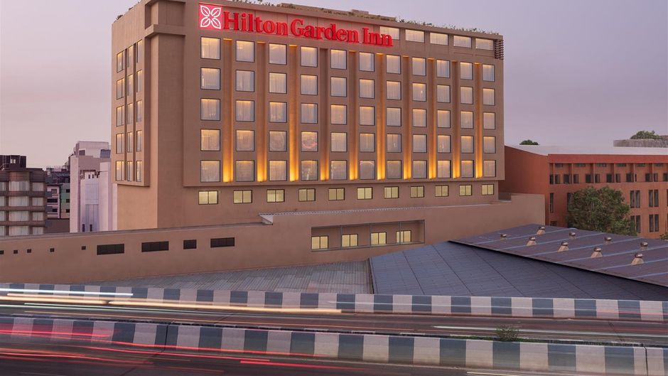 Hilton Garden Inn Surat City Centre Exterior