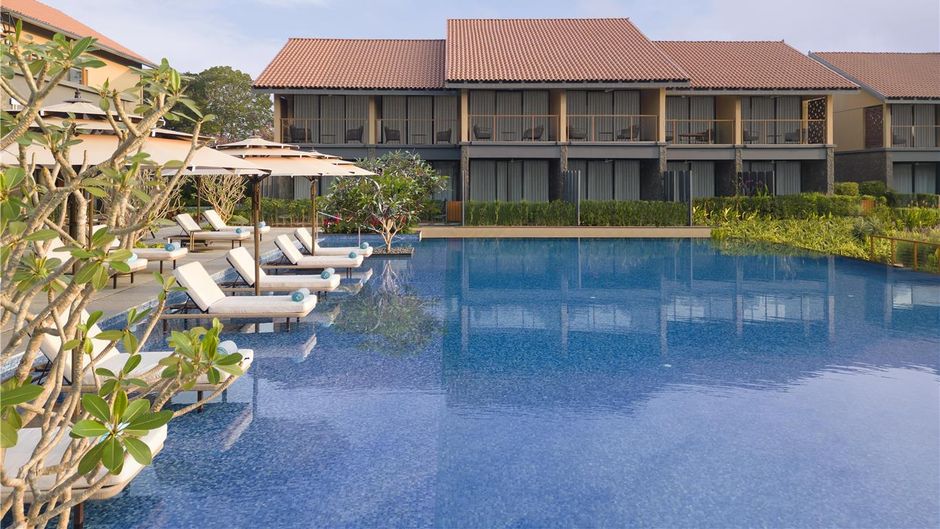 Hilton Hyderabad Pool