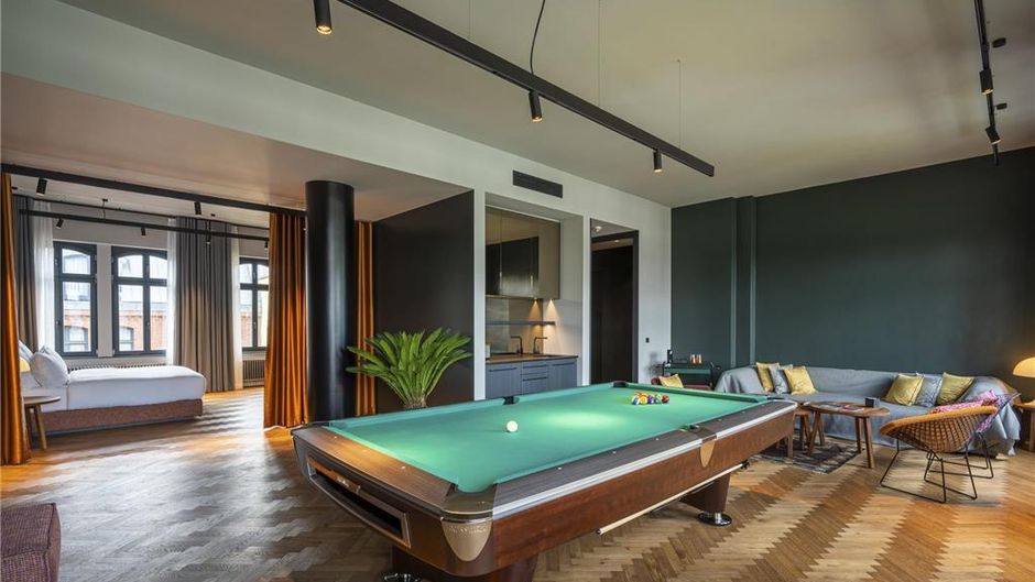 sly Berlin Suite