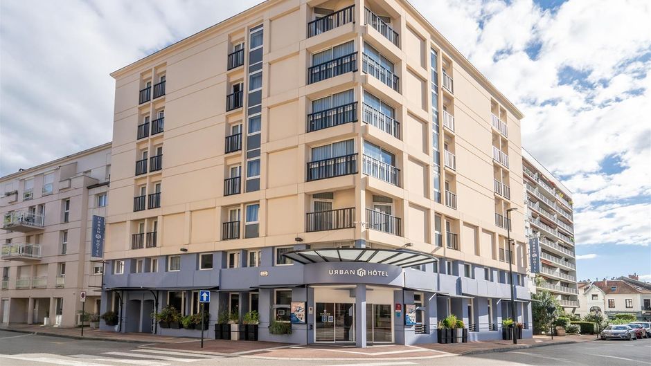 Urban Hotel Exterior