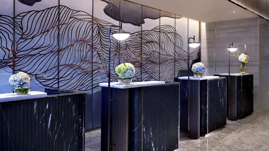 Momentus Hotel Alexandra Lobby