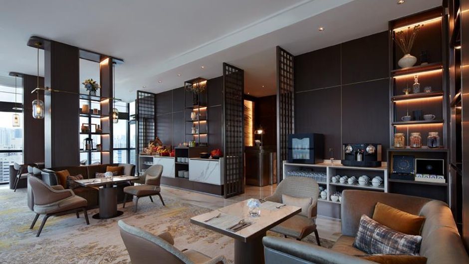 Momentus Hotel Alexandra Lobby