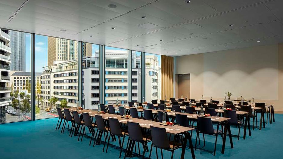 NH Collection Frankfurt Spin Tower Room