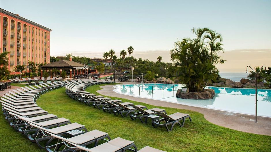 Hotel Las Aguilas Exterior