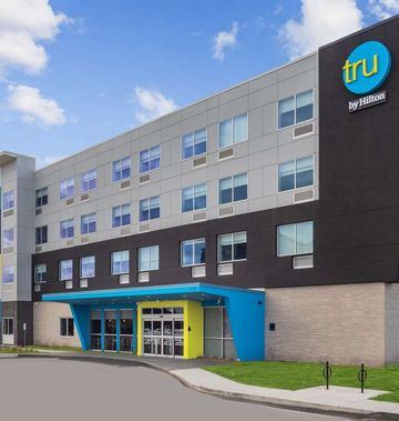 Tru by Hilton Janesville