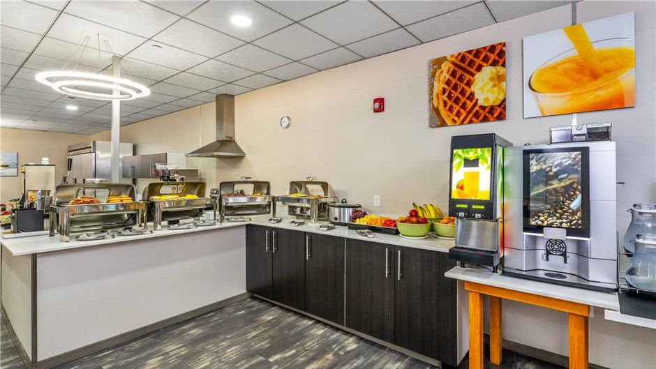 Quality Inn Sunshine Suites Restaurant