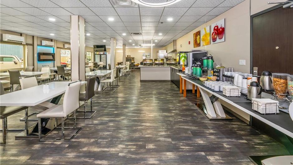 Quality Inn Sunshine Suites Restaurant