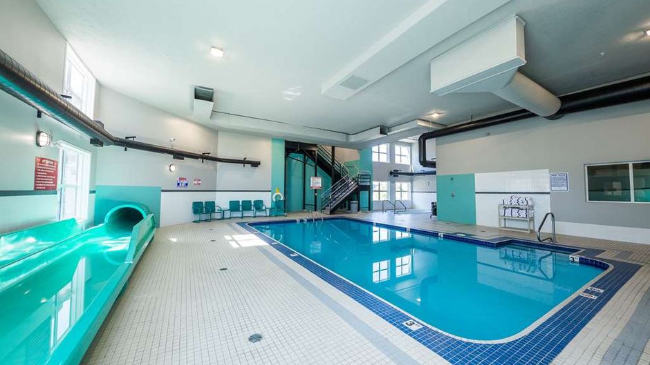 Prestige Kamloops Hotel Pool