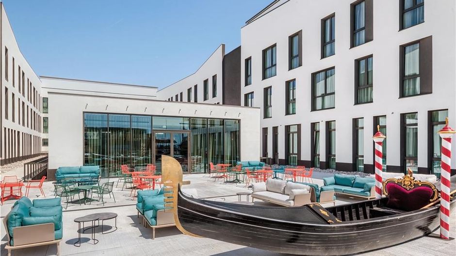 Hampton by Hilton Venice Exterior